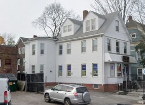 220 Concord Ave, Unit 3 in Cambridge, MA - Building Photo