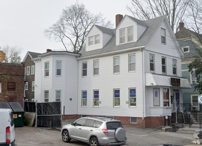 220 Concord Ave, Unit 3 in Cambridge, MA - Building Photo