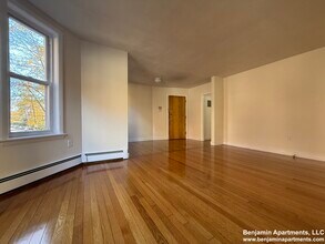 316 Tappan St, Unit 1B in Brookline, MA - Building Photo - Building Photo