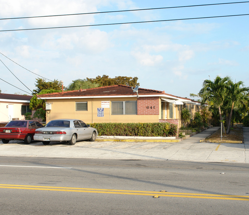 641-651 E 21st St in Hialeah, FL - Building Photo