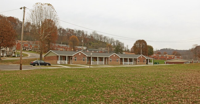 Orchard Manor in Charleston, WV - Building Photo - Building Photo