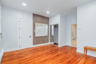 25 W 10th St in Bayonne, NJ - Building Photo - Building Photo