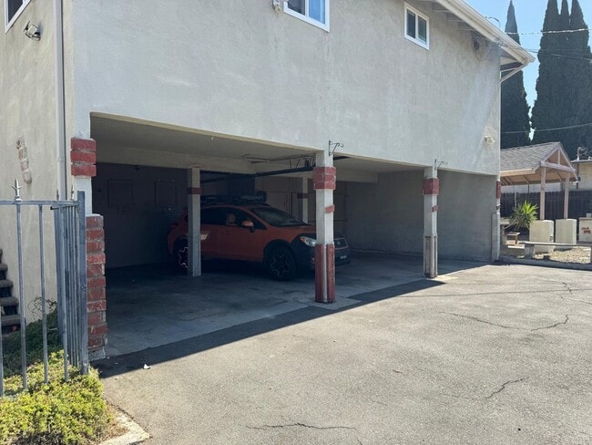 5351 Maitland St in Ontario, CA - Foto de edificio - Building Photo