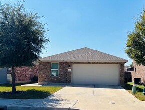 1310 Walden Pond Dr in Pflugerville, TX - Building Photo - Building Photo