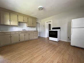 613 N Dewey St in Eau Claire, WI - Building Photo - Building Photo