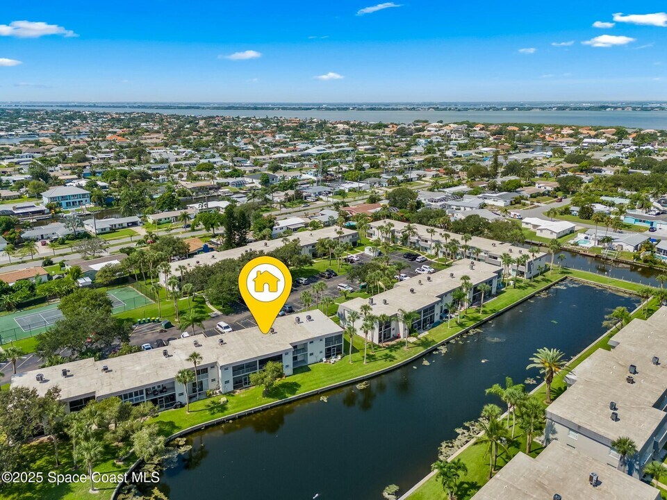 413 Blue Jay Ln in Satellite Beach, FL - Building Photo
