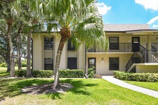 20 Plantation Dr, Unit 101 in Vero Beach, FL - Building Photo