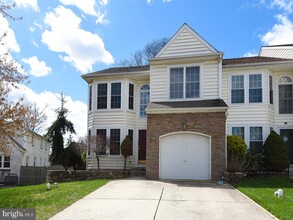102 Marielle Ln in Norristown, PA - Building Photo - Building Photo