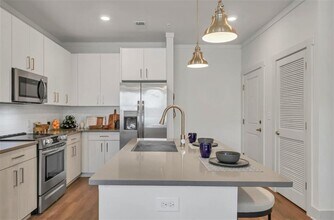 300 Prominence Point Pkwy in Canton, GA - Building Photo - Building Photo