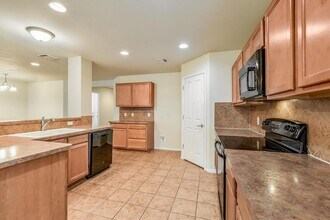 516 Lark St in Leander, TX - Building Photo - Building Photo