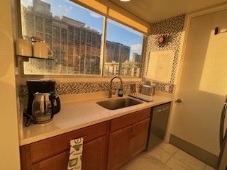 444 Nahua St, Unit 1701 in Honolulu, HI - Building Photo - Building Photo