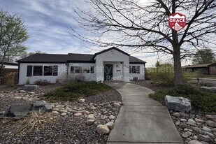 2900 Pontiac St in Denver, CO - Building Photo