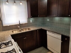 5712 Ridgemont Ln in Chicago Ridge, IL - Building Photo