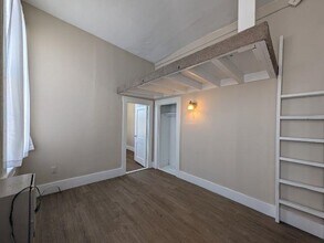 145 Main St, Unit 6 in Newmarket, NH - Foto de edificio - Building Photo