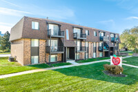 Apple Valley Apartments in Omaha, NE - Building Photo - Primary Photo