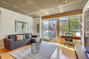 1102 Rue de Bleury in Montréal, QC - Building Photo