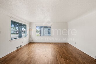 827 E Empire Ave in Spokane, WA - Building Photo - Building Photo