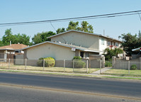 4335-4337 E Olive Ave in Fresno, CA - Foto de edificio - Building Photo