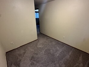 1506 Terrace Dr in Minot, ND - Building Photo - Building Photo