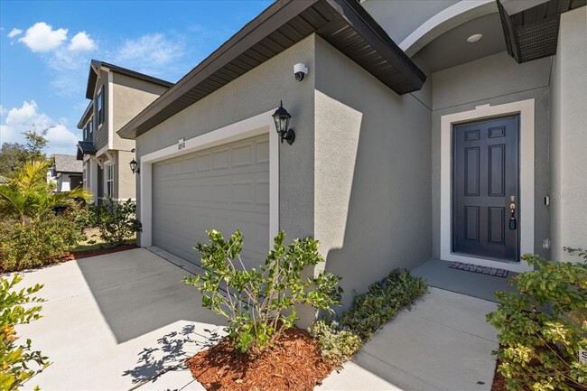 1050 Davis Heather Cir in Seffner, FL - Foto de edificio - Building Photo