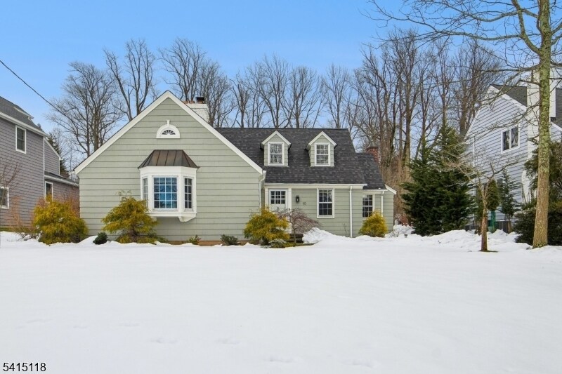 10 Great Hills Terrace in Millburn, NJ - Building Photo