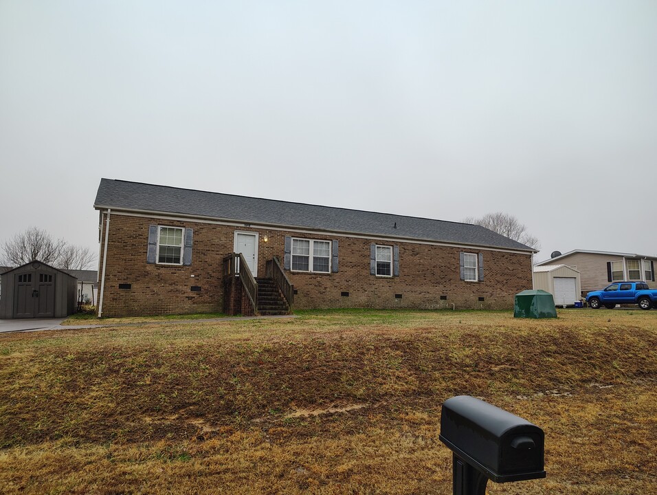 1048 Lands End Ln in Rockwell, NC - Building Photo