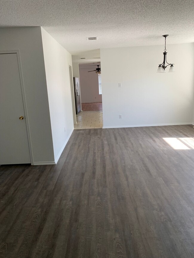 2701 Woodlake Pkwy in Little Elm, TX - Foto de edificio - Building Photo