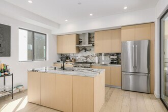 1424 N Sycamore Ave in Los Angeles, CA - Building Photo - Building Photo