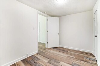 110 E 5th Ave in Gastonia, NC - Foto de edificio - Building Photo