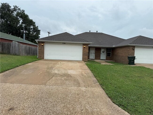 property at 1160 N Boxley Ave
