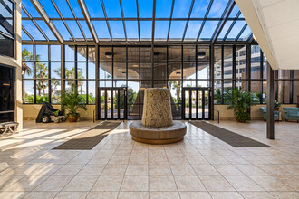 Phoenix X Condominiums in Orange Beach, AL - Building Photo - Interior Photo