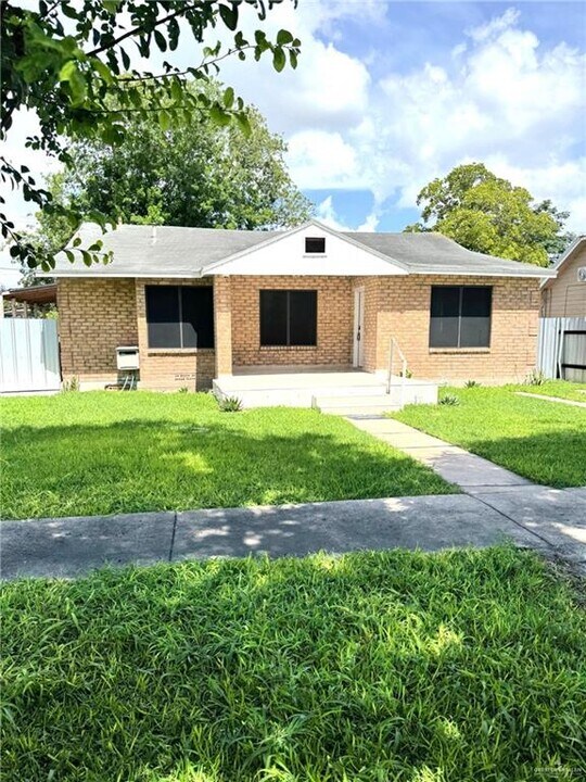 414 N Broadway St in McAllen, TX - Building Photo