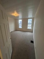 908 Schuyler St in Utica, NY - Building Photo