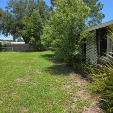 202 Monroe Ave in Satsuma, FL - Building Photo - Building Photo