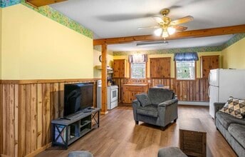 92 Colby St, Unit Unit c in Colebrook, NH - Foto de edificio - Building Photo