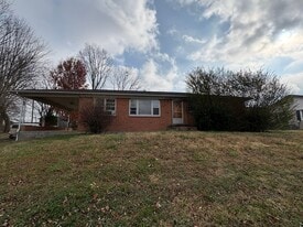 120 Harper Dr in Gamaliel, KY - Building Photo
