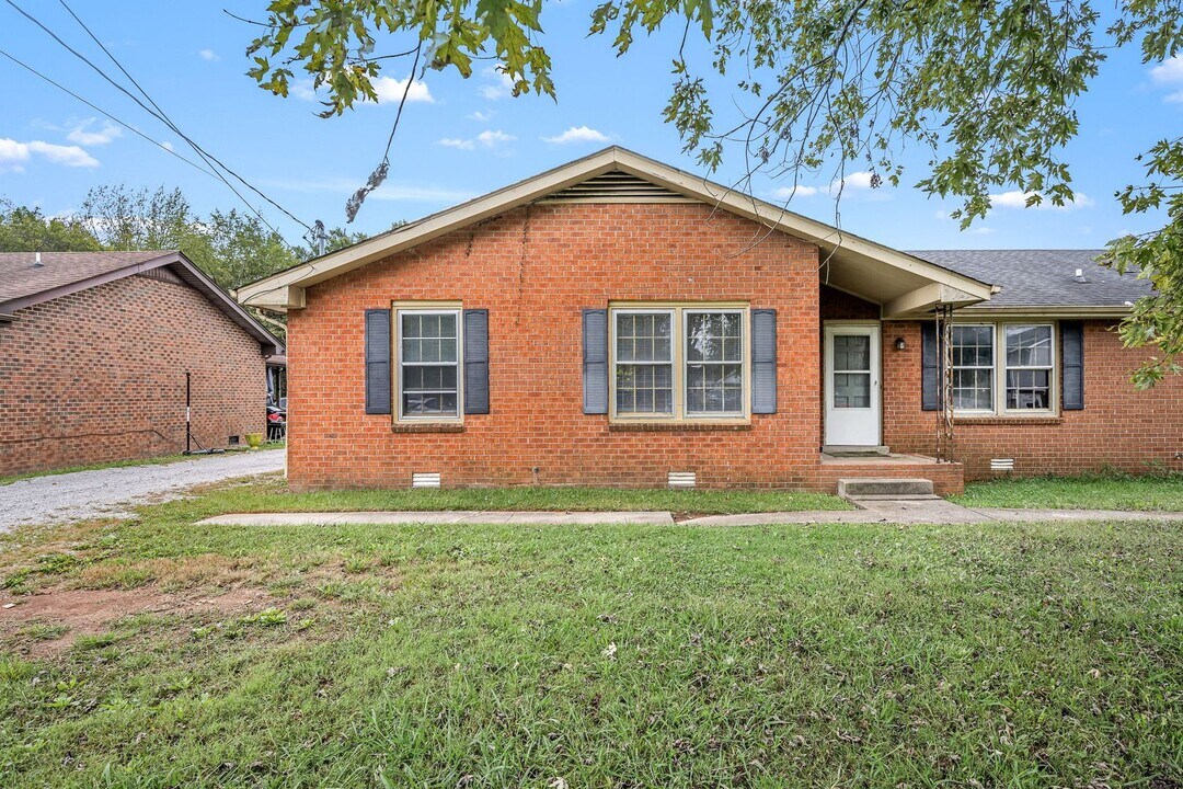 1436 Bradyville Pike in Murfreesboro, TN - Building Photo