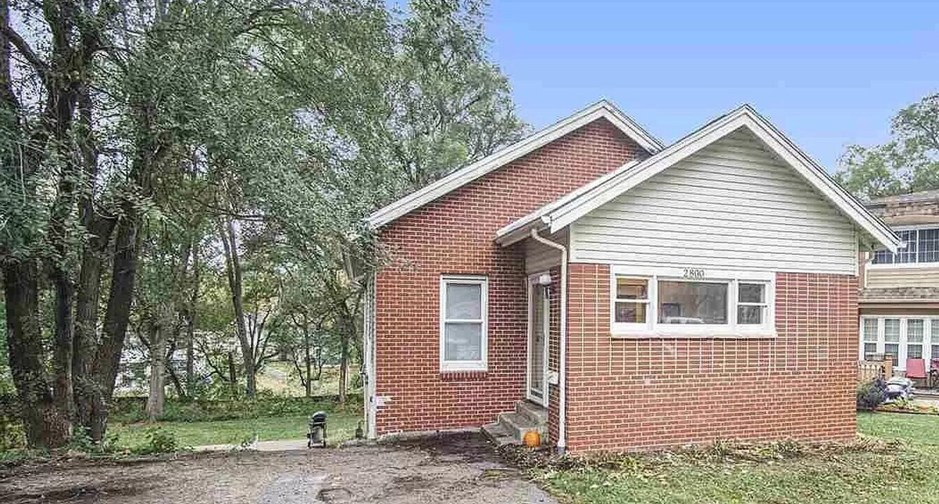 2800 Wayne St in Bellevue, NE - Building Photo