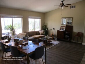 33271 Via Alvaro in Temecula, CA - Building Photo - Building Photo