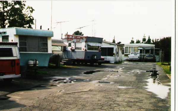 14709-14711 Garfield Ave in Paramount, CA - Building Photo