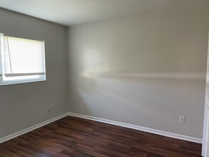 403 Margot Ct in Brandon, FL - Foto de edificio - Building Photo
