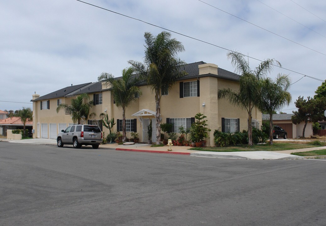 740 Cherry Ave in Imperial Beach, CA - Building Photo