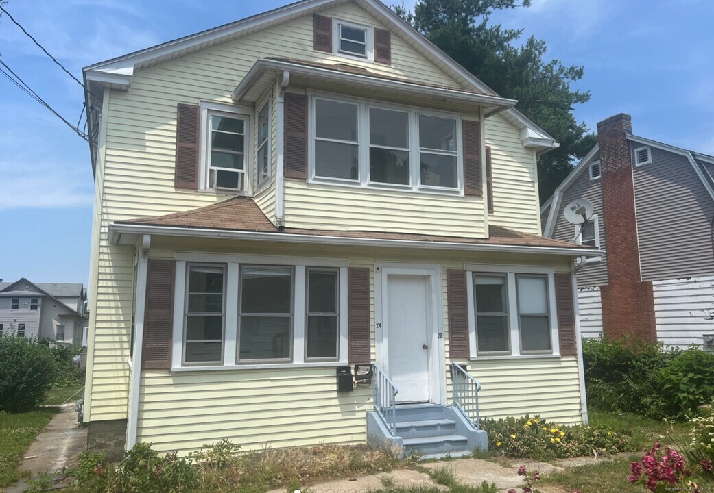26 Judson Ave in East Hartford, CT - Building Photo
