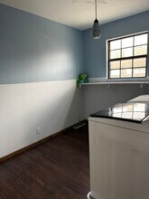 3250 N Longfellow Ct in Wichita, KS - Foto de edificio - Building Photo