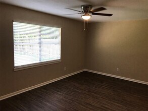 3927 Prudence Dr in Houston, TX - Foto de edificio - Building Photo