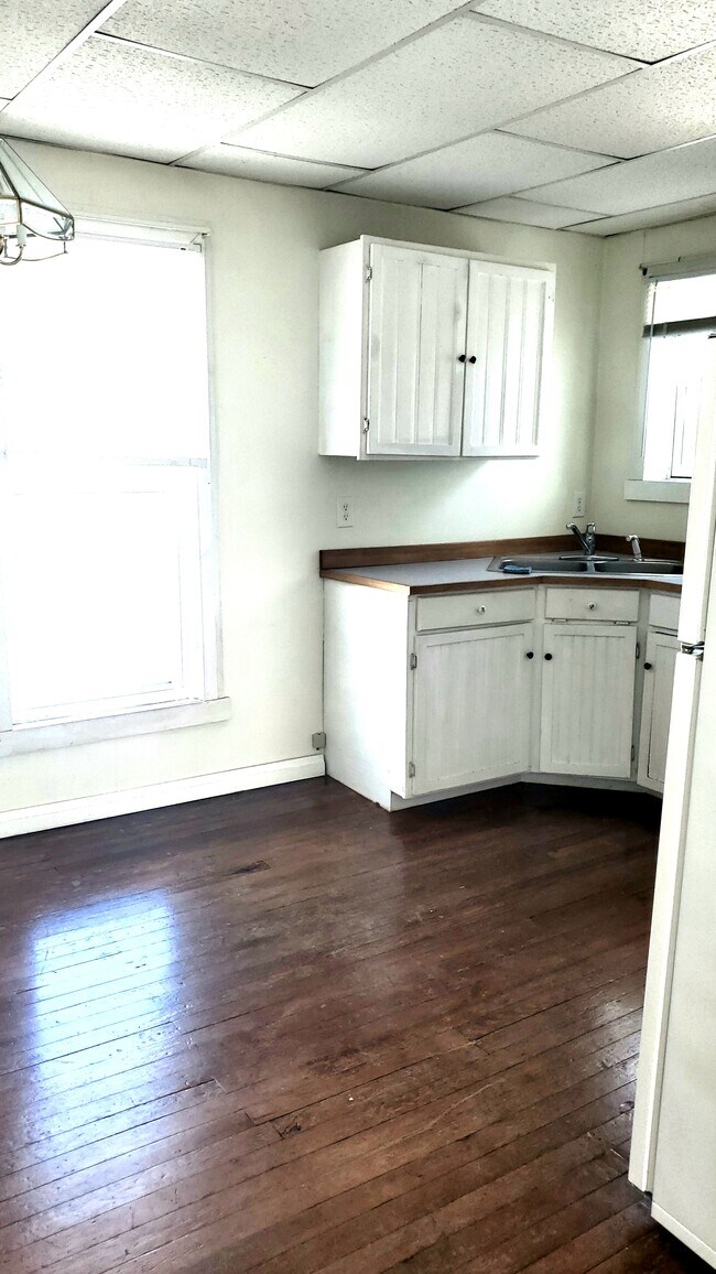 76 N Main St Apartments and Nearby Bainbridge Apartments For Rent