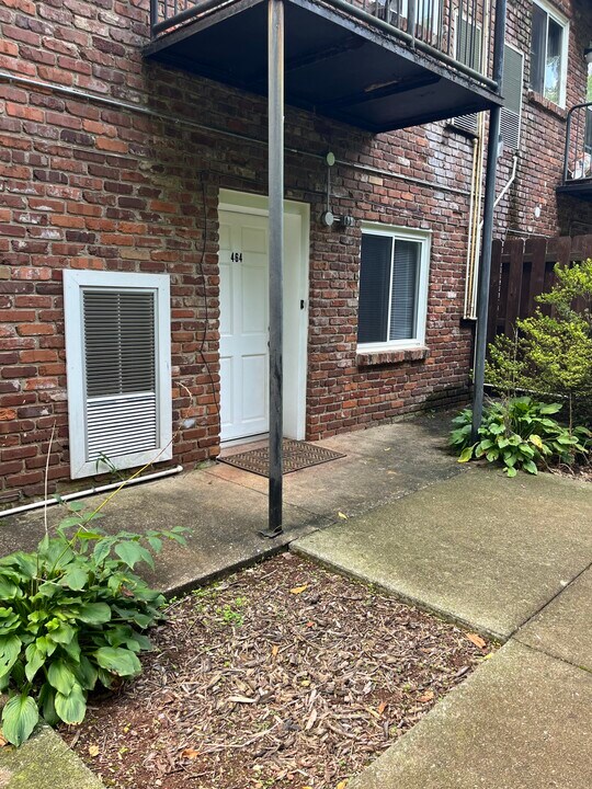 464 E Red Bud Rd in Knoxville, TN - Building Photo