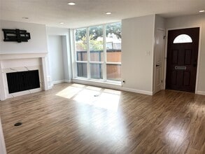 4006 Breakwood Dr in Houston, TX - Building Photo - Building Photo