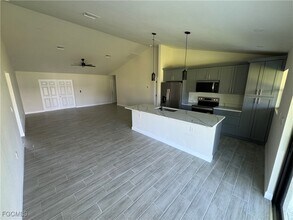 6108 Holt Ct in Ft. Myers, FL - Building Photo - Building Photo