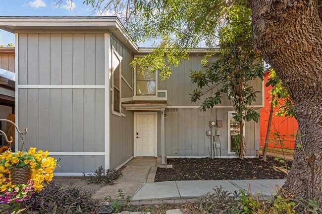 property at 4813 Yucca Hill Dr